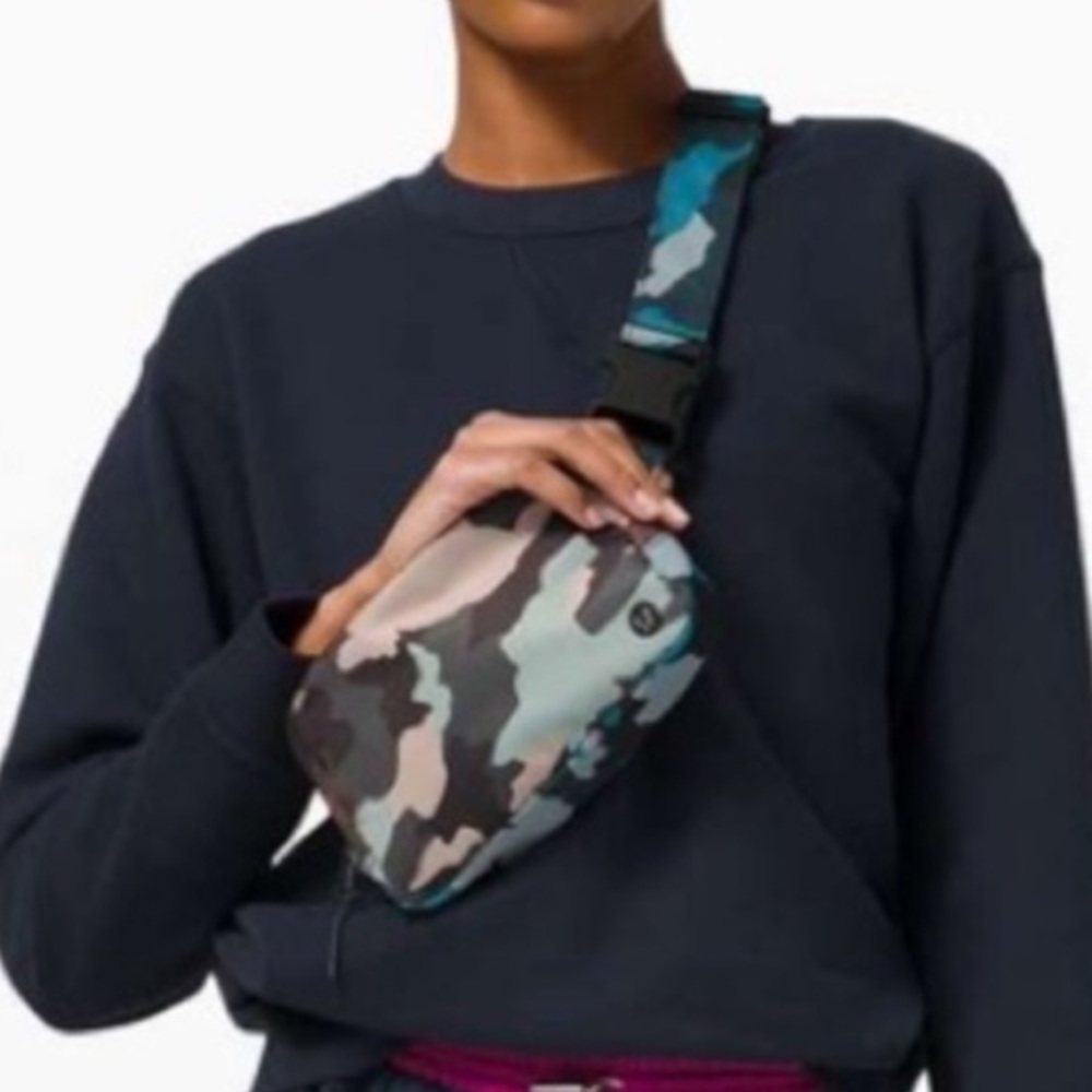 Lululemon Everywhere Camo Guava Belt Bag 1L